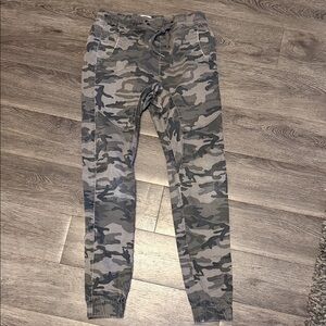 Kuwalla tee Camouflage Jogger Pants